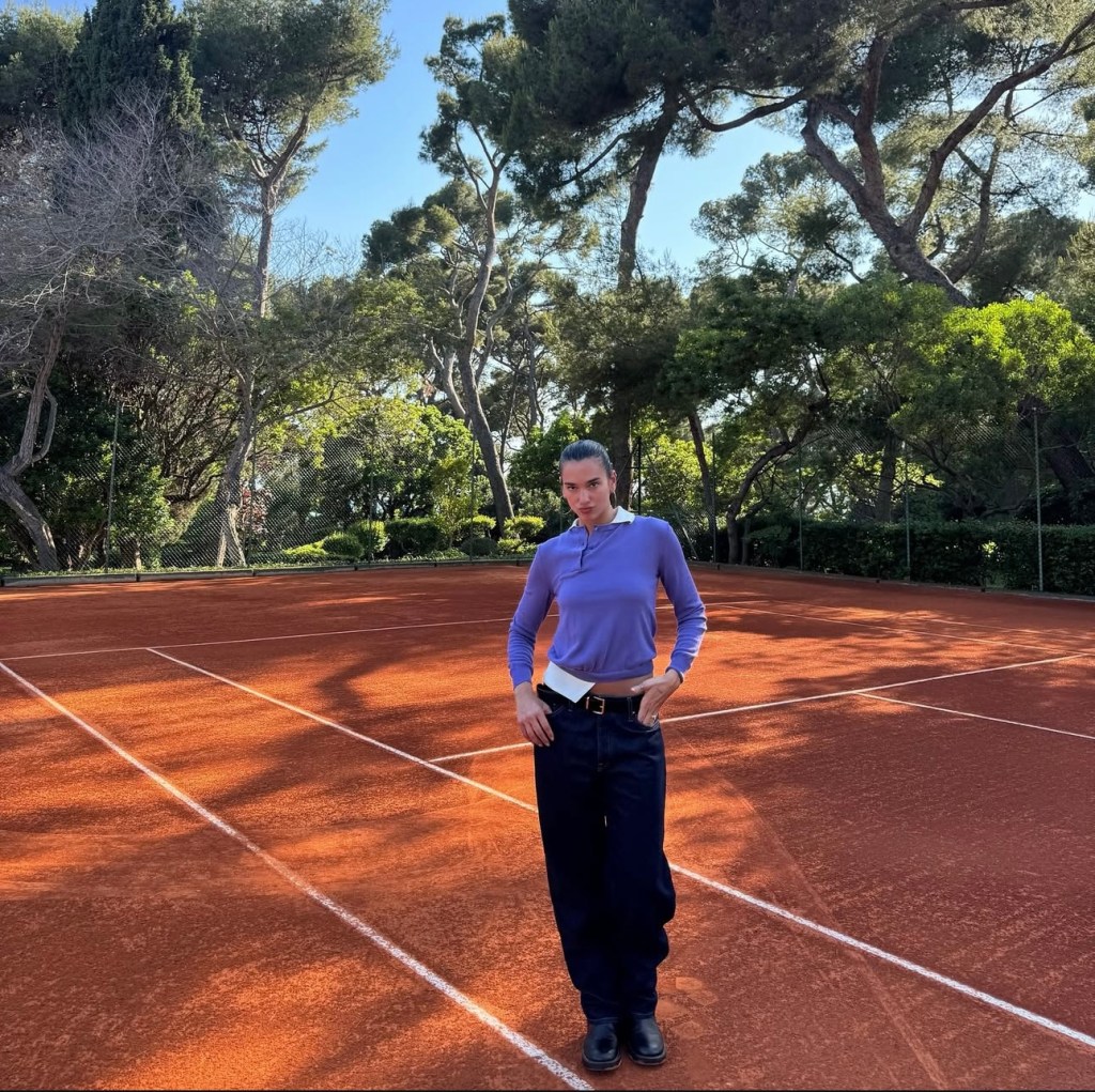 Dua Lipa Pictures On Instagram – Purple & Dark Denim&nbsp;Outfit